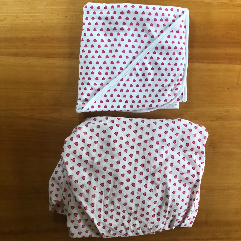 Roller rabbit crib sheet and matching blanket